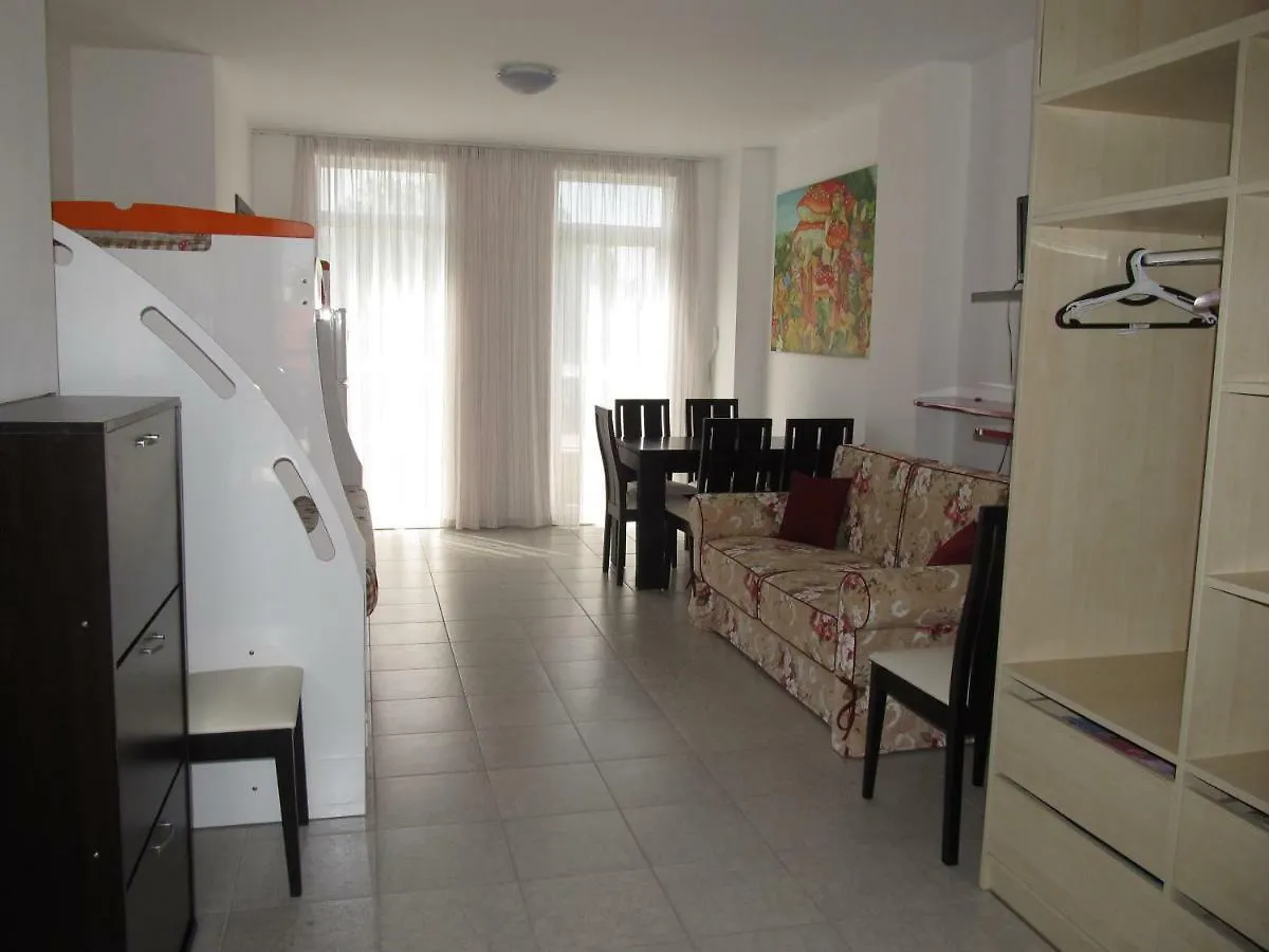 Aparthotel Cote D'Azure Солнечный берег